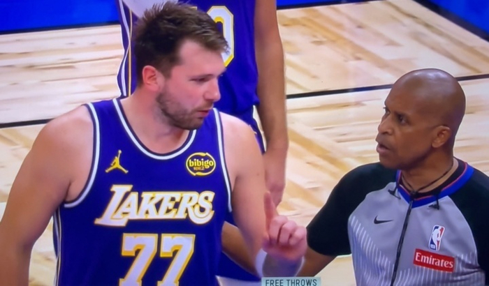 东契奇技术犯规遭撤销 避免禁赛与27万美元罚款