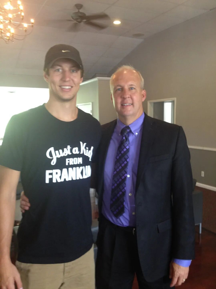 左右开弓的肯纳德加盟湖人，三分神射成关键先