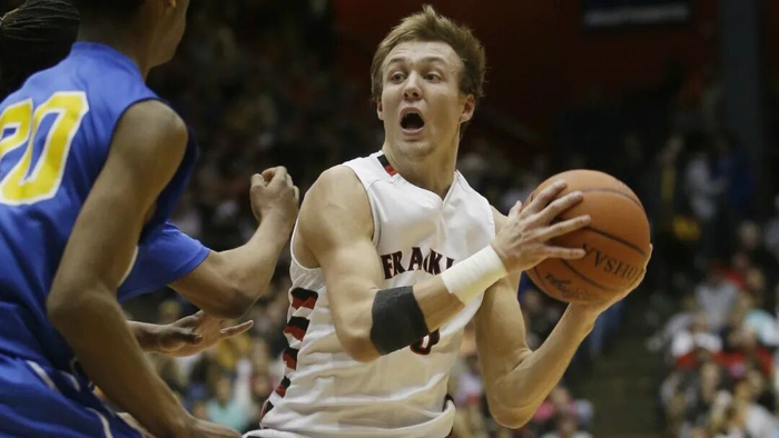 左右开弓的肯纳德加盟湖人，三分神射成关键先