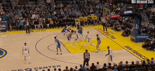 左右开弓的肯纳德加盟湖人，三分神射成关键先