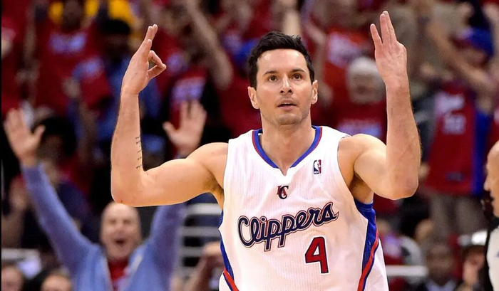 左右开弓的肯纳德加盟湖人，三分神射成关键先