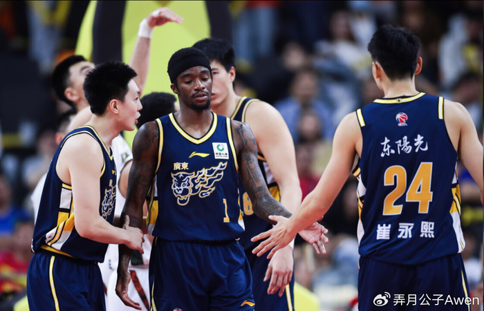 杜锋执教广东男篮遭遇滑铁卢 球队惨败辽宁引质