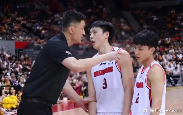 杜锋执教广东男篮遭遇滑铁卢 球队惨败辽宁引质
