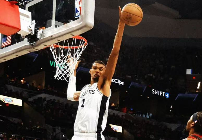 亚历山大与文班亚马MVP争夺战升级 雷霆主帅呼吁