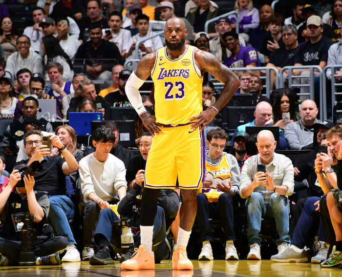 詹姆斯力挽狂澜 东契奇绝杀助掘金逆转湖人