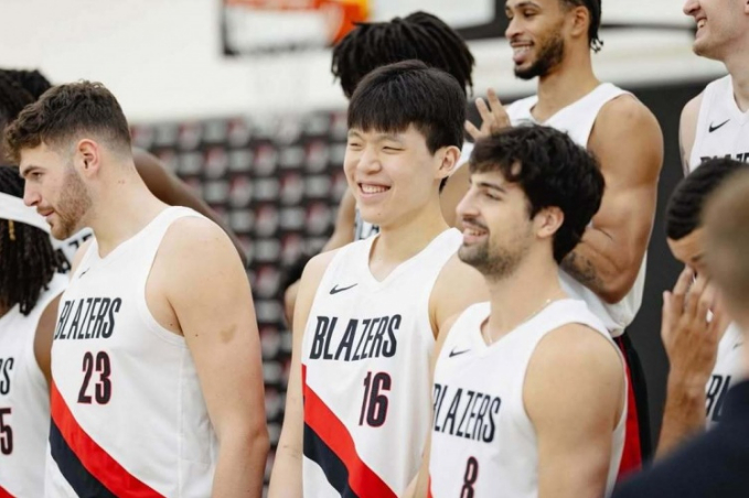 杨瀚森发展联盟高光表现引开拓者召回